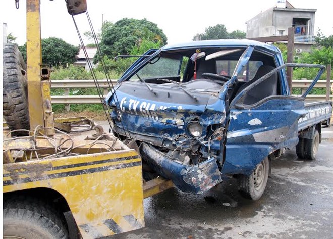 Tai nạn giao thông trên quốc lộ 1A Tài xế rơi xuống đường, tử vong